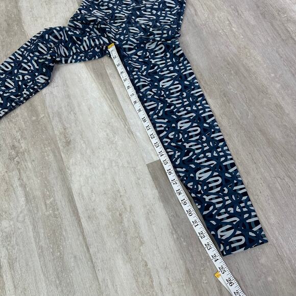 Spanx Illuminate Her 7/8 Leggings in Making Waves Navy Size Small - Picture 3 of 9